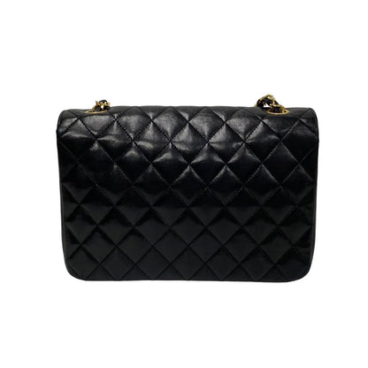 Chanel CC Matelasse Flap Bag  Leather Crossbody Bag in Good condition