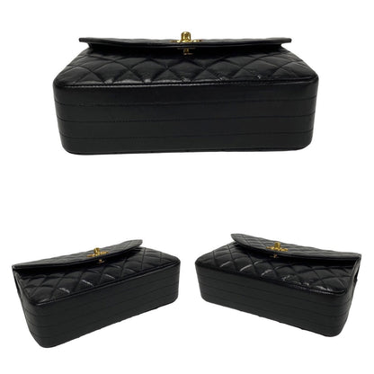 Chanel CC Matelasse Flap Bag  Leather Crossbody Bag in Good condition