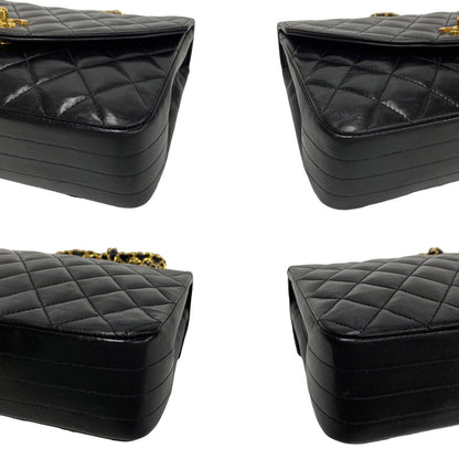 Chanel CC Matelasse Flap Bag  Leather Crossbody Bag in Good condition