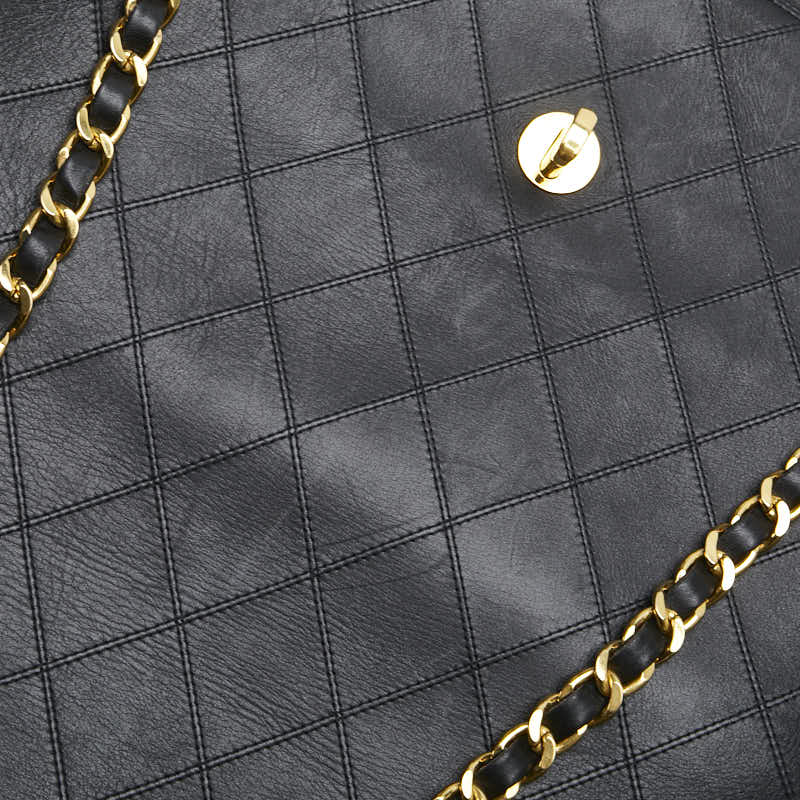 Chanel Quilted Leather Chain Tote Bag Leather Tote Bag in Good condition
