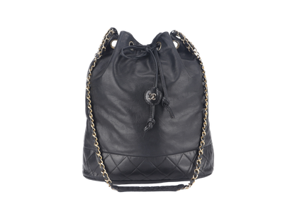 CHANEL VINTAGE BLACK LAMBSKIN BUCKET BAG WITH COIN POUCH GOLD HARDWARE NO HOLO, NO  AND NO DUST COVER