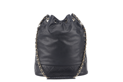 CHANEL VINTAGE BLACK LAMBSKIN BUCKET BAG WITH COIN POUCH GOLD HARDWARE NO HOLO, NO  AND NO DUST COVER