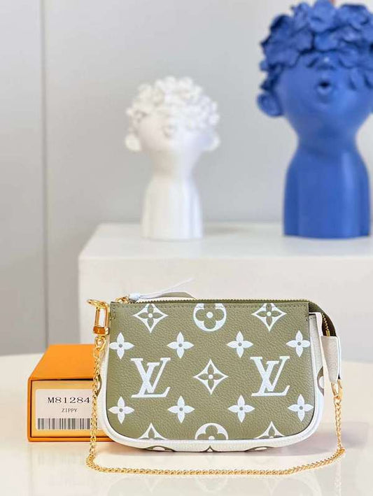 The Franco Shops - Louis Vuittons  - 12071