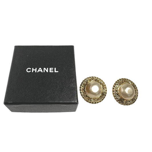 CHANEL Earring Gold Plated, Fake Pearl gold Engraved Gold Plated Women Used