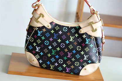 The Franco Shops - Louis Vuittons  - 7698