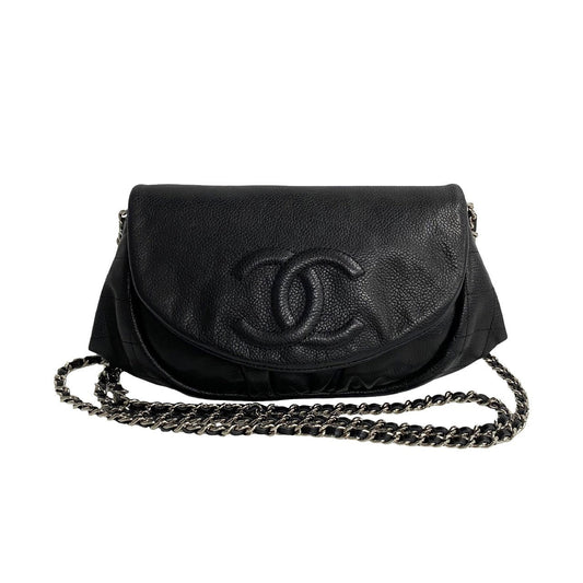 Chanel Half Moon Chain Wallet Leather Shoulder Bag 12番台 in Good condition