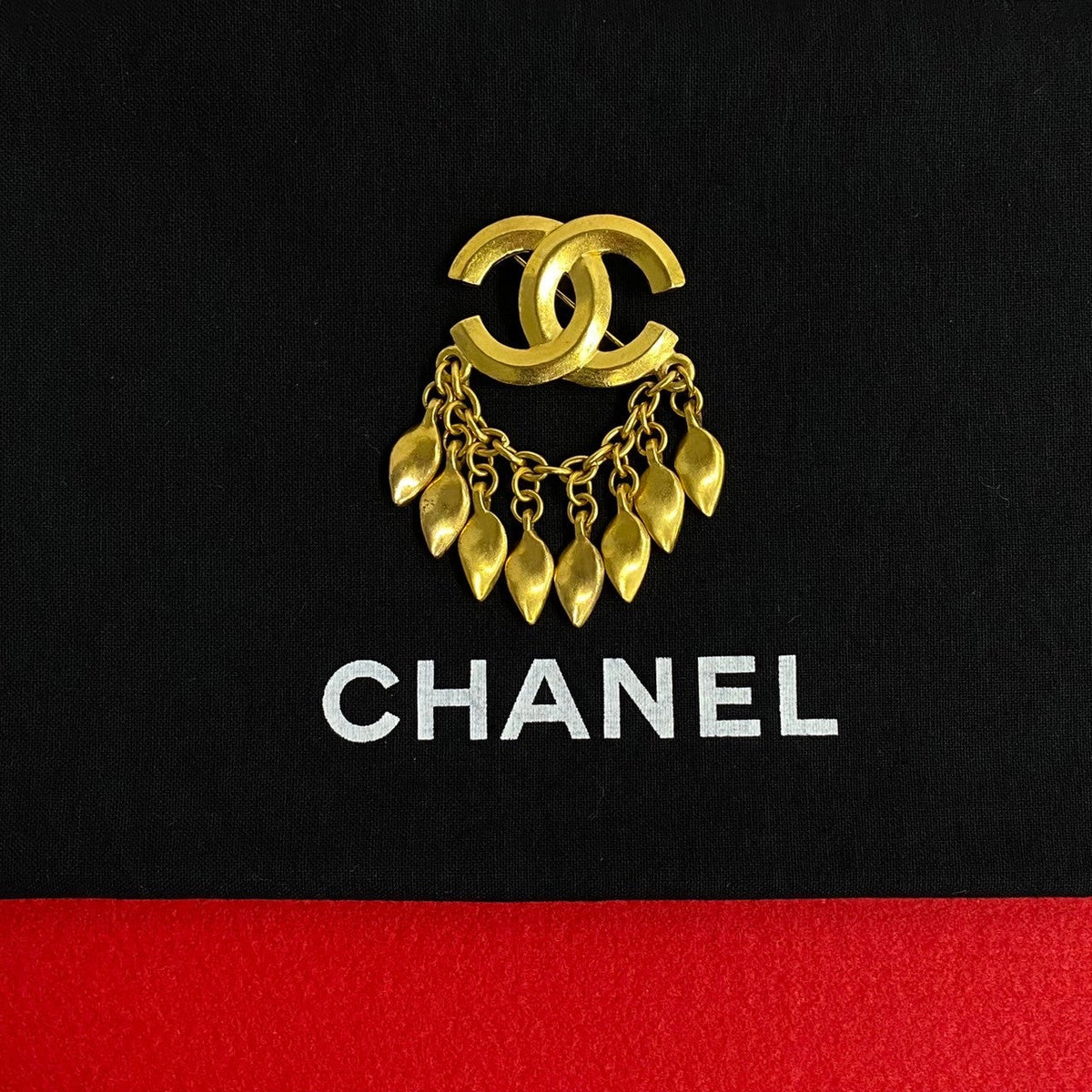CHANEL Brooch Gold Plated gold