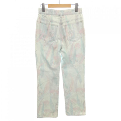 Chanel P62741V48435 Jeans