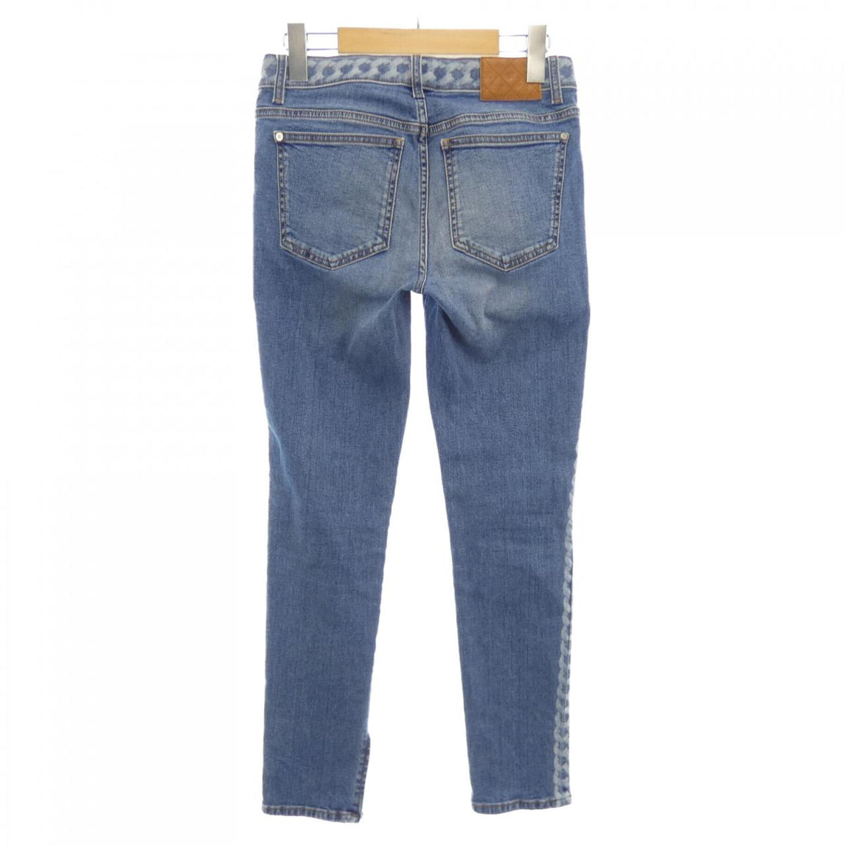 Chanel P60875V46398 Jeans