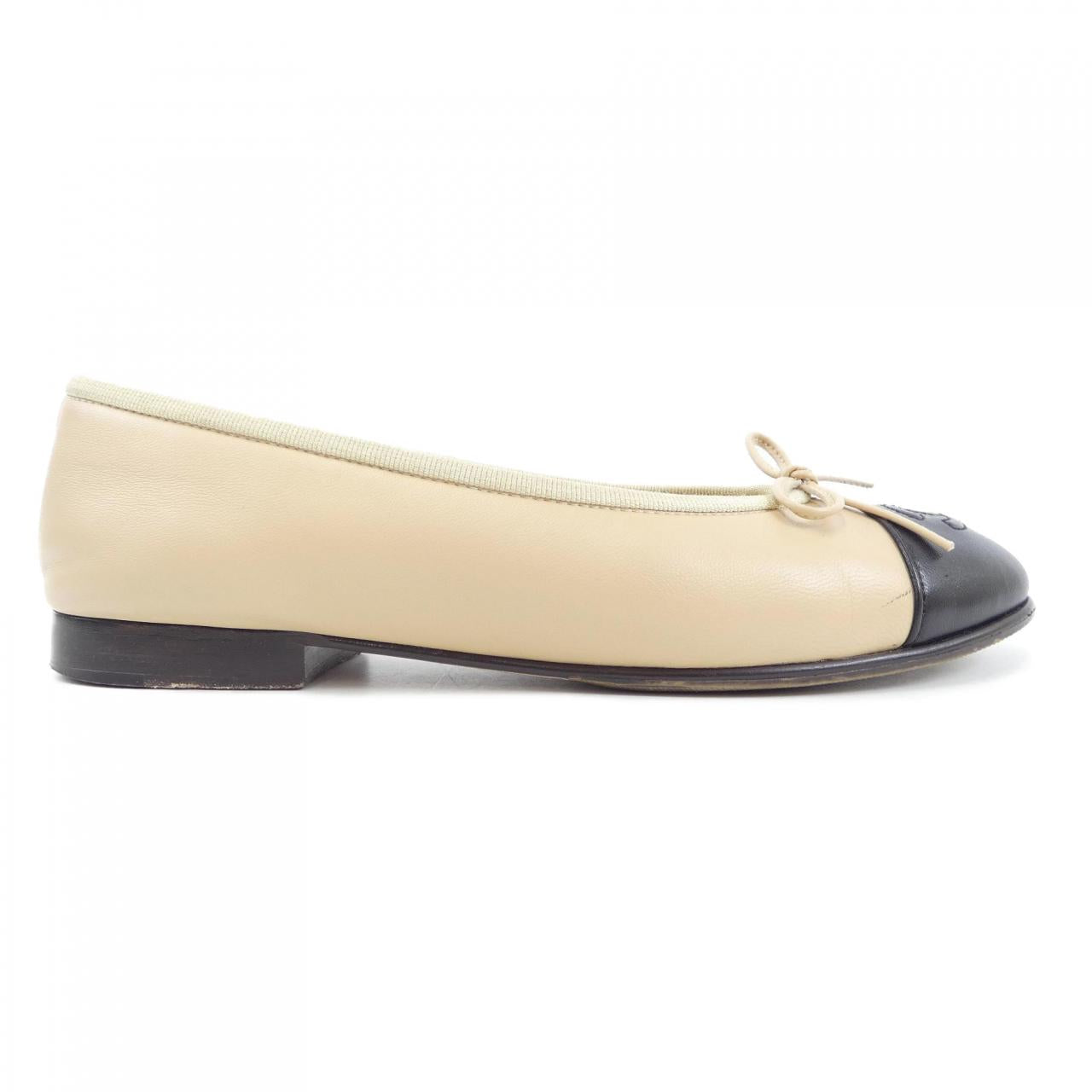 Chanel G02819X01000 Lambskin Flat Shoes