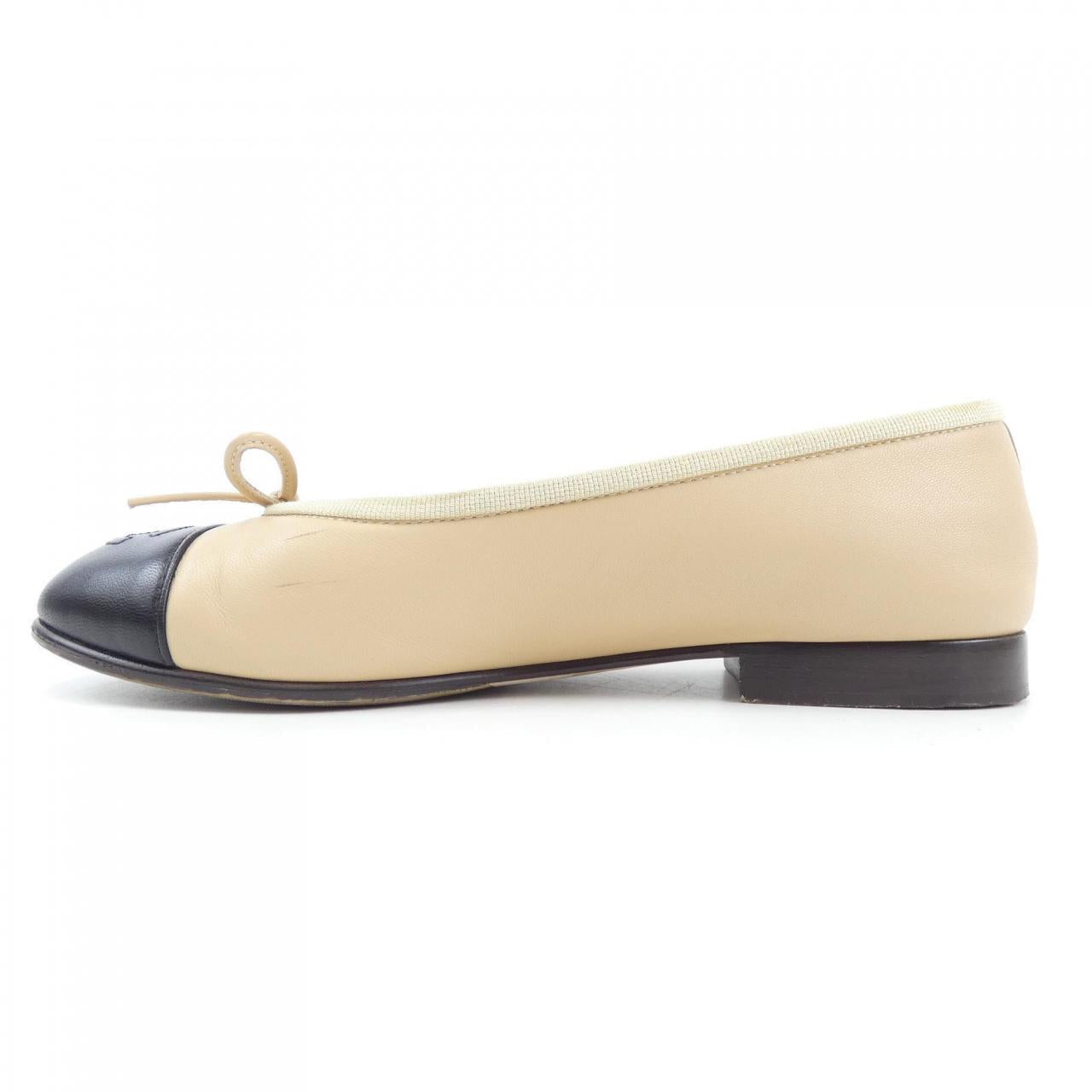 Chanel G02819X01000 Lambskin Flat Shoes