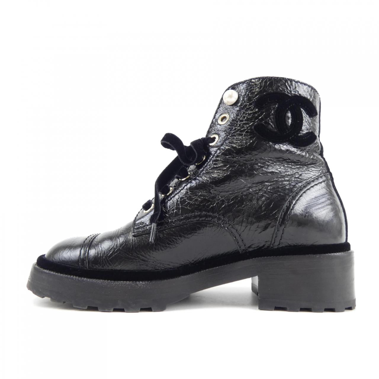 Chanel G35154X56195 Shiny Calfskin Boots