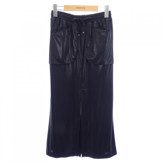 Chanel P43698V28404 Skirt