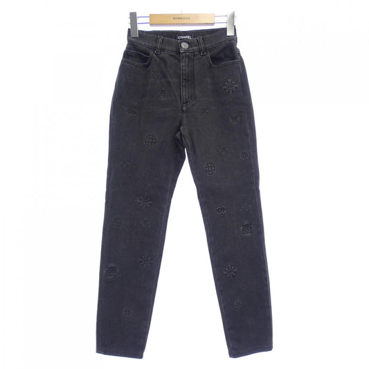 Chanel P70206V61793 Jeans