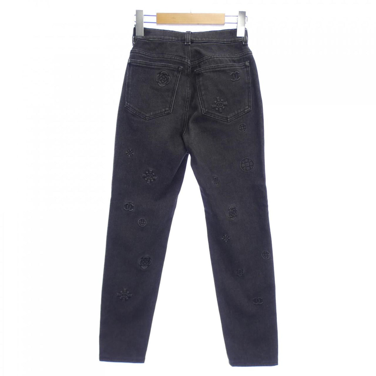 Chanel P70206V61793 Jeans