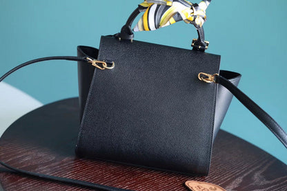 The Franco Shops - Louis Vuittons  - 7872