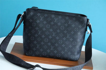 Franco Shops - Louis Vuittons  - 10398