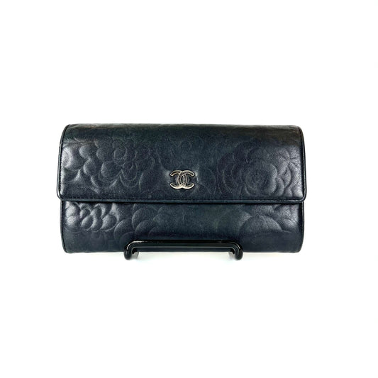 Camellia Lambskin Leather Wallet in Black