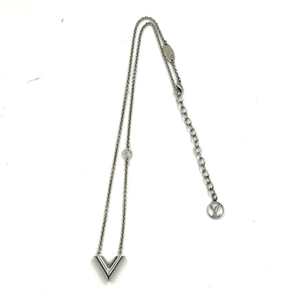 LOUIS VUITTON <br>Essential V Necklace