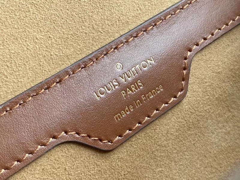 Franco Shops - Louis Vuittons  - 15506