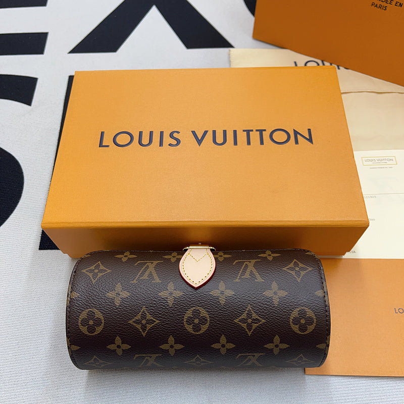Franco Shops - Louis Vuittons  - 9485