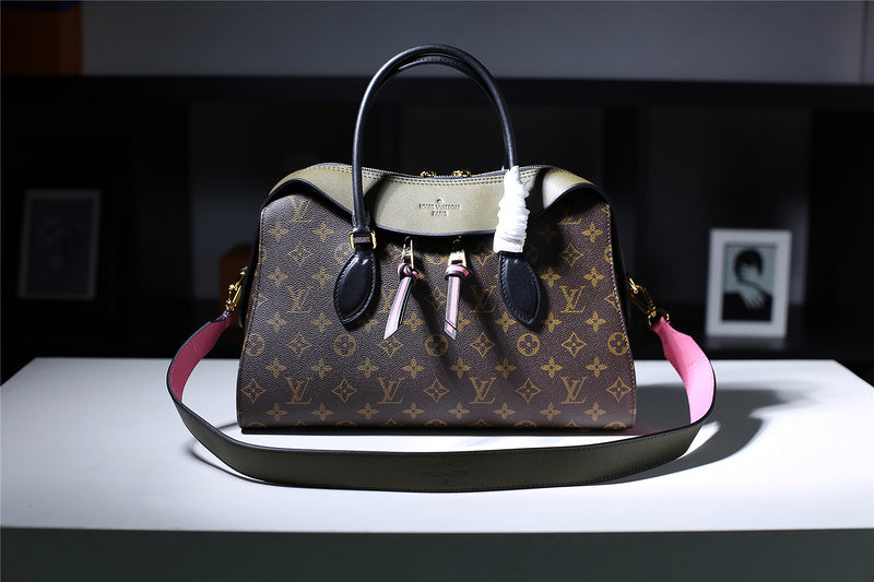 The Franco Shops - Louis Vuittons  - 7964