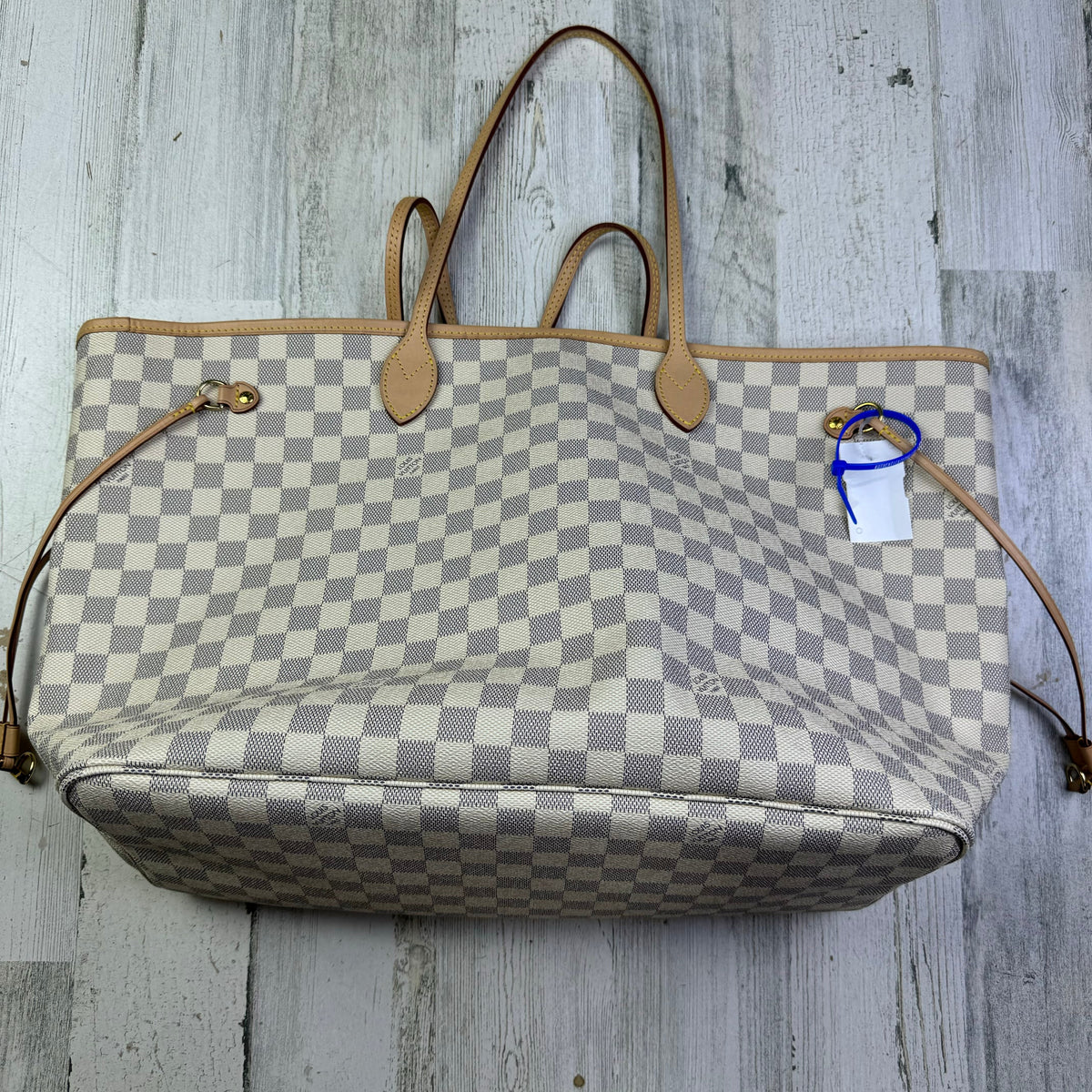HandBag Luxury Designer By Louis Vuitton, Size: Large
