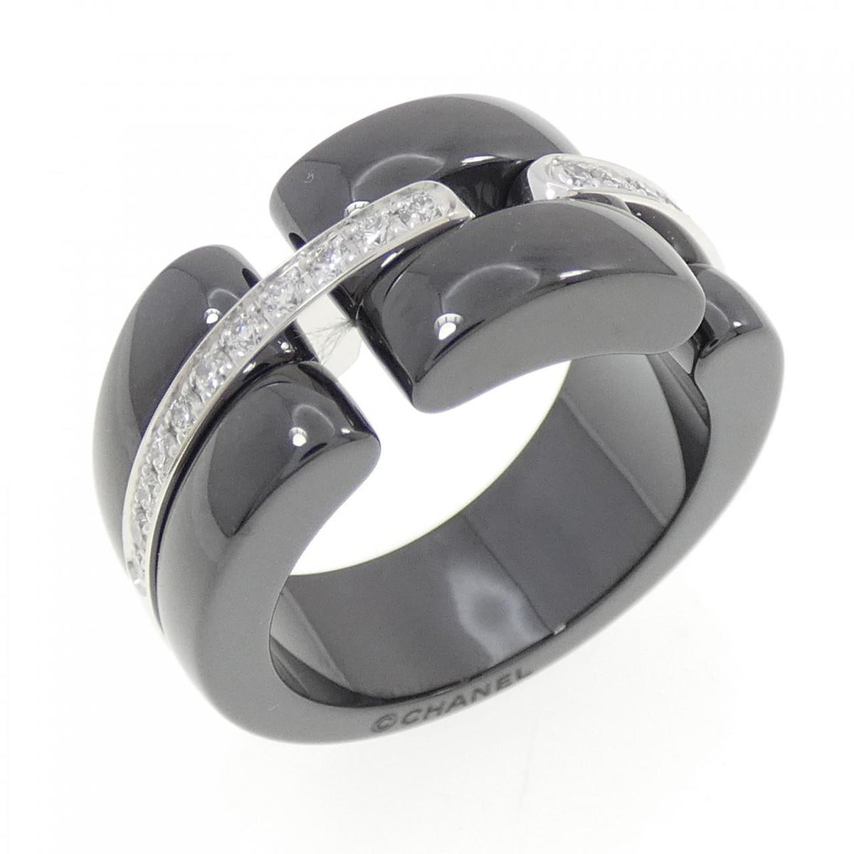 Chanel Ultra Collection 750 White Gold Ceramic Diamond Ring