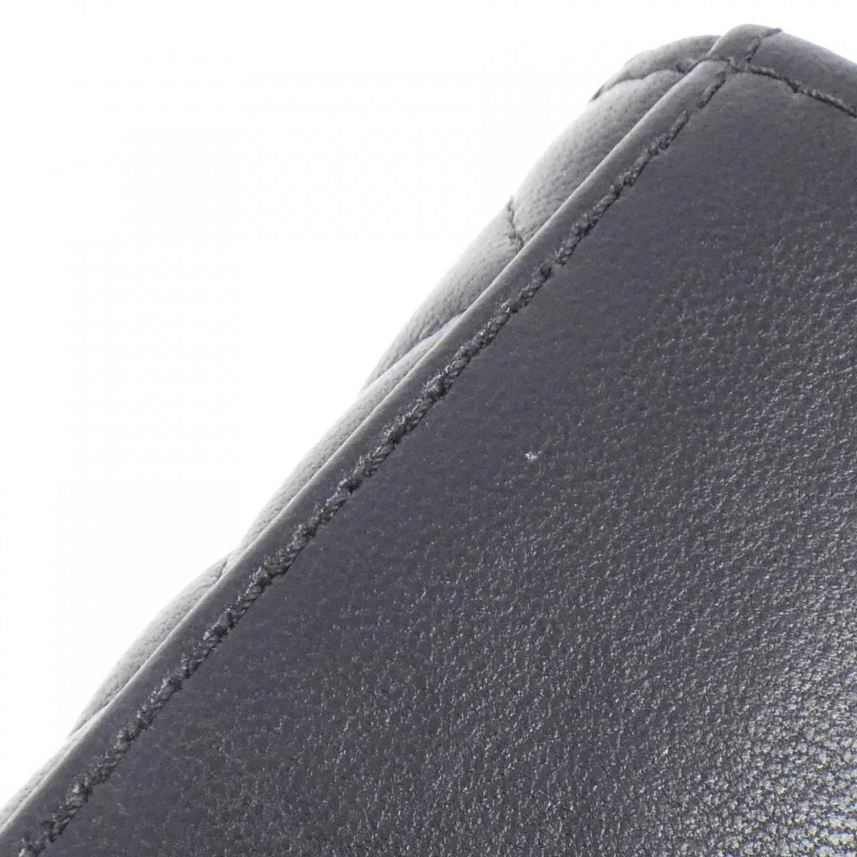 Chanel AP2944 Lambskin Chain Clutch