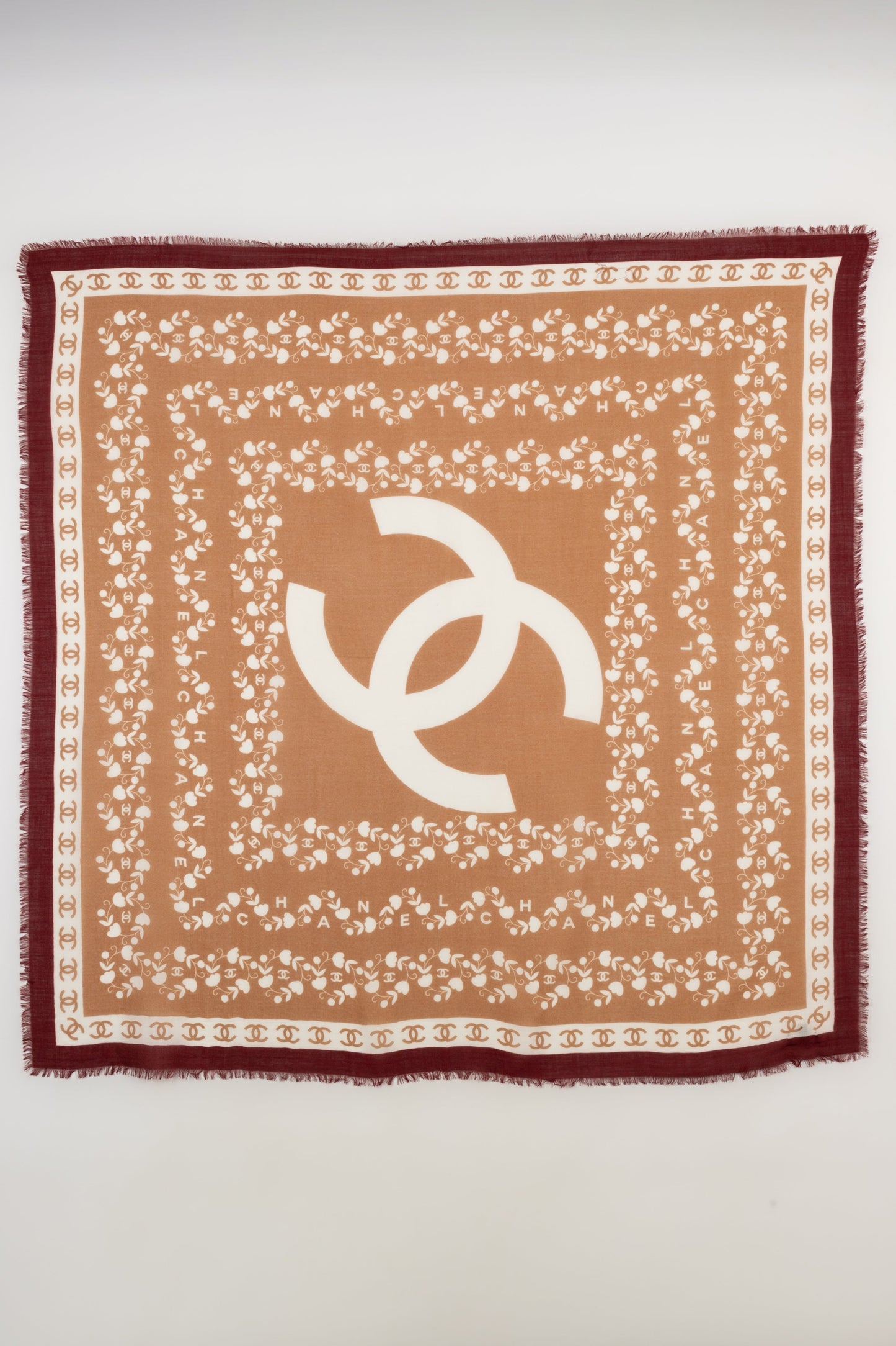 Foulard / étole en laine et cachemire Chanel