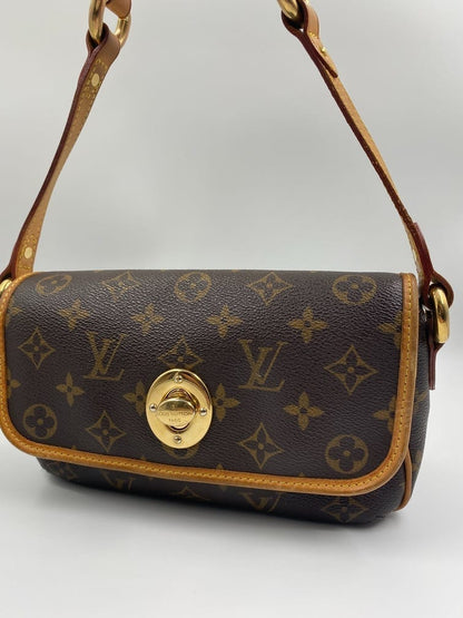 Louis Vuitton Tikal PM Pochette