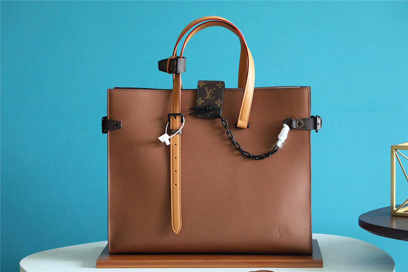 Franco Shops - Louis Vuittons  - 9844