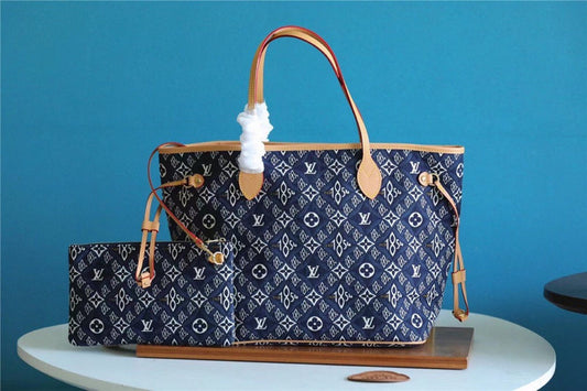 The Franco Shops - Louis Vuittons  - 7649