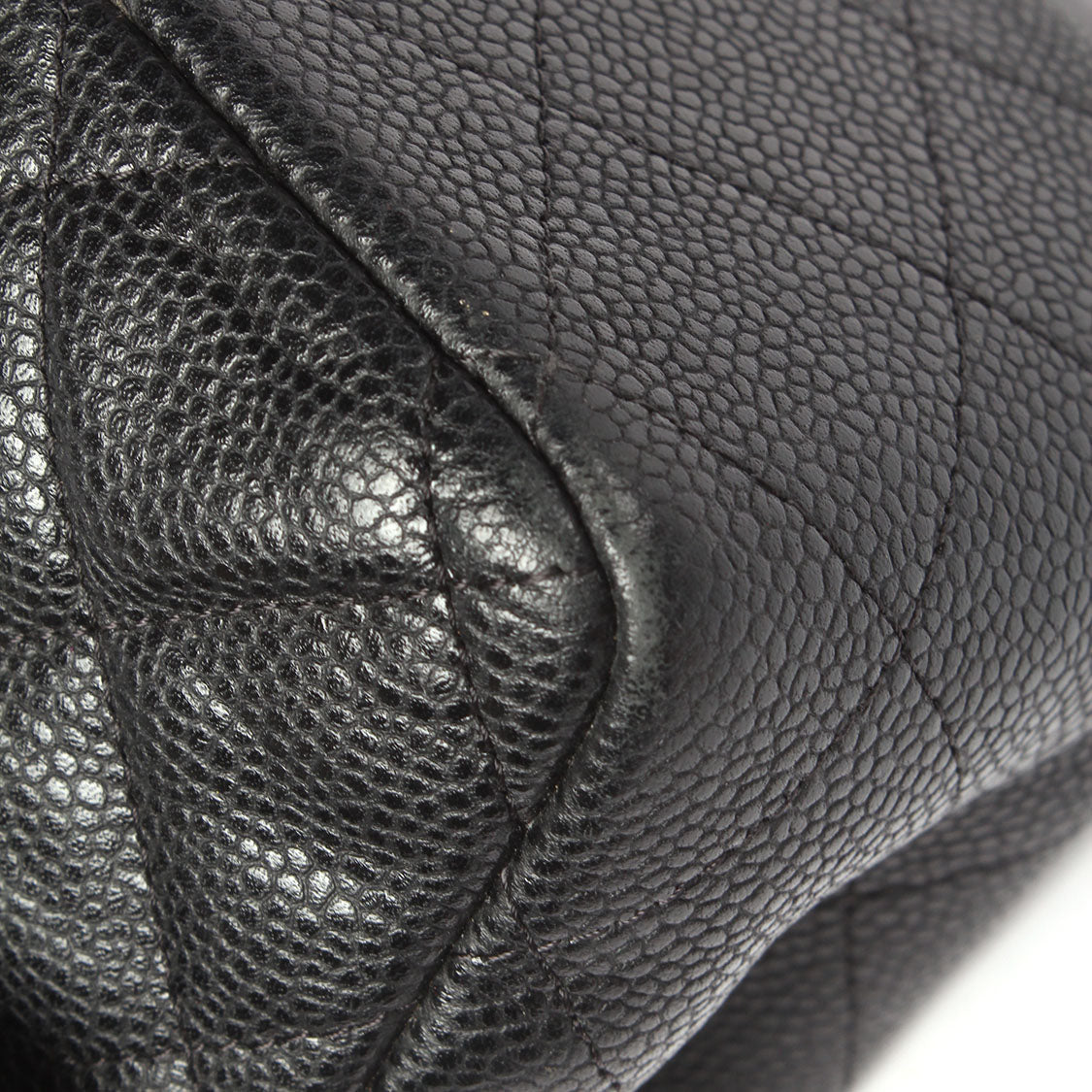 Chanel Caviar Jumbo Classic Flap Bag Leather Shoulder Bag in Excellent condition