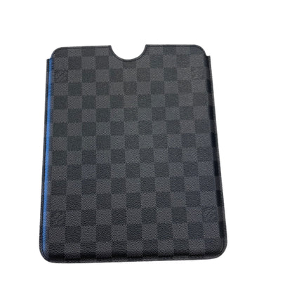 Clutch Designer By Louis Vuitton  Size: Medium