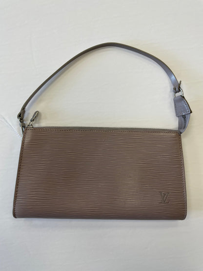 HandBag Luxury Designer By Louis Vuitton, Size: Small