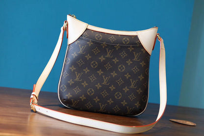 The Franco Shops - Louis Vuittons  - 7942