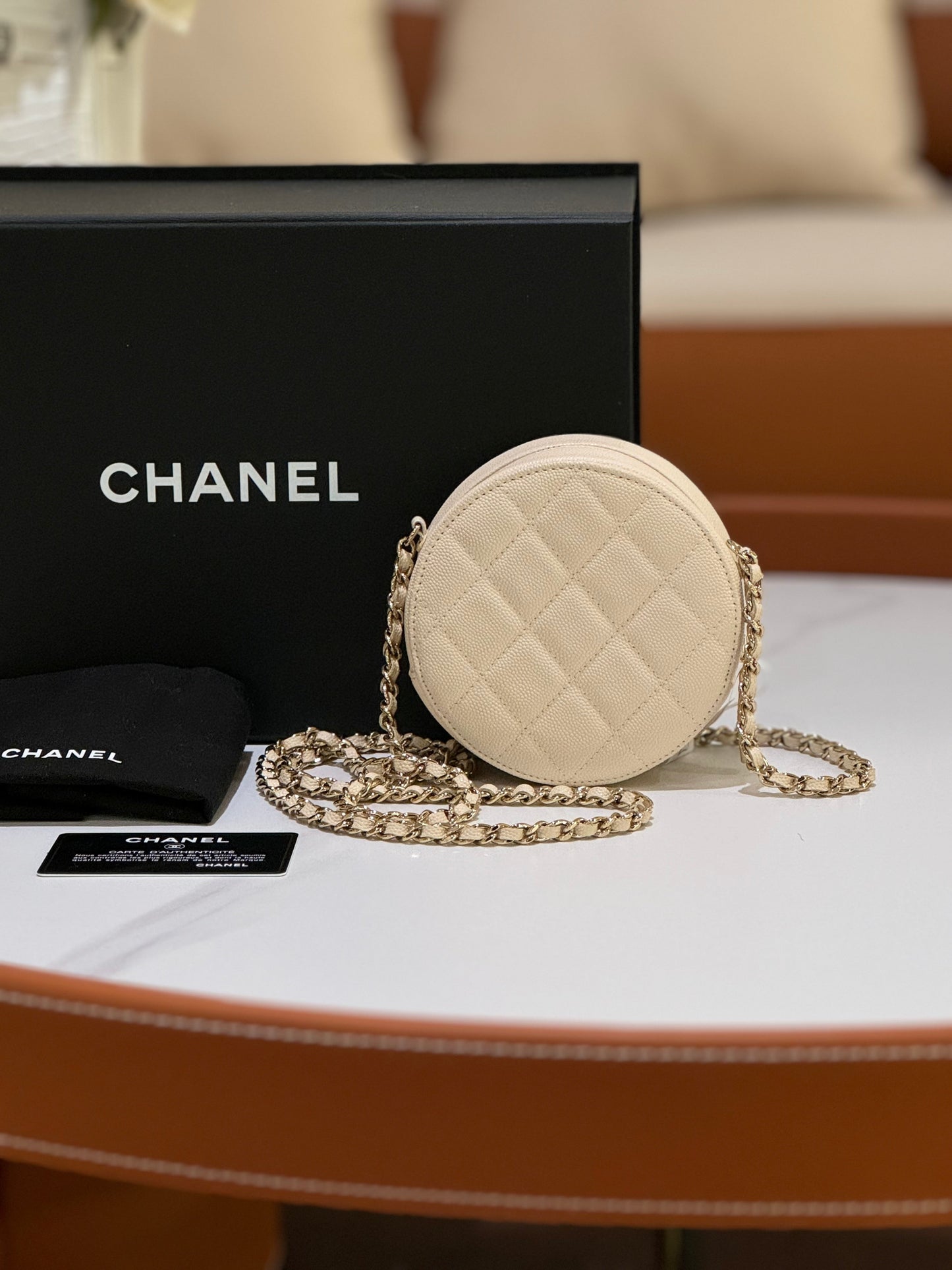 CHANEL ROUND CAKE BAG WHITE CALFSKIN WITH GOLD CHAIN