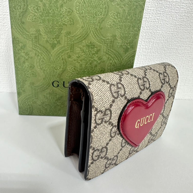 Gucci GG Supreme Heart Wallet