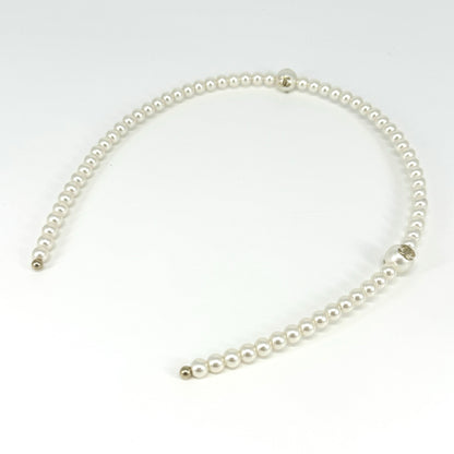 CHANEL WHITE PEARL HEADBAND