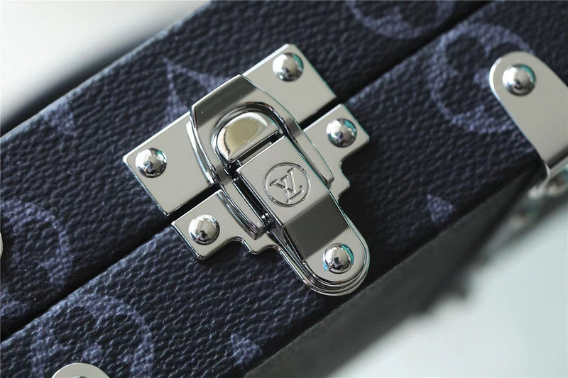 Franco Shops - Louis Vuittons  - 9935