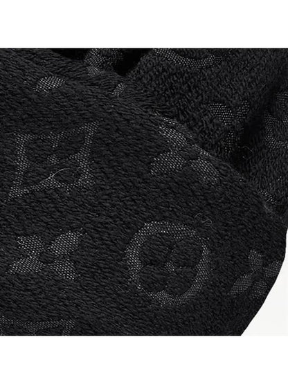 Louis Vuitton Monogram Classic Scarf Black Wool M70520