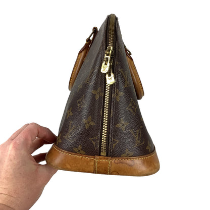 Handbag Luxury Designer By Louis Vuitton  Size: Medium