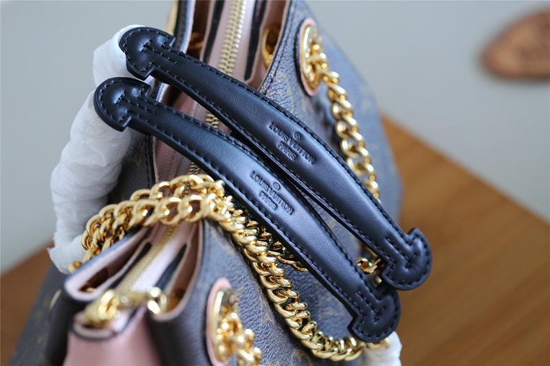 The Franco Shops - Louis Vuittons  - 7932