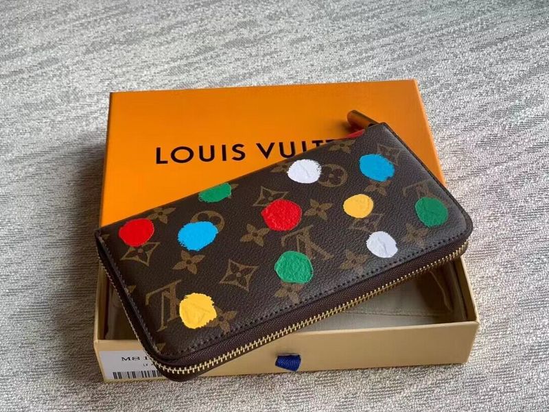 Franco Shops - Louis Vuittons  - 15756