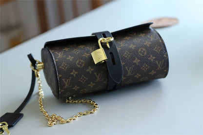 The Franco Shops - Louis Vuittons  - 7979