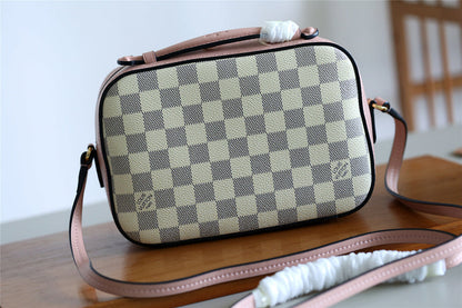 The Franco Shops - Louis Vuittons  - 7885