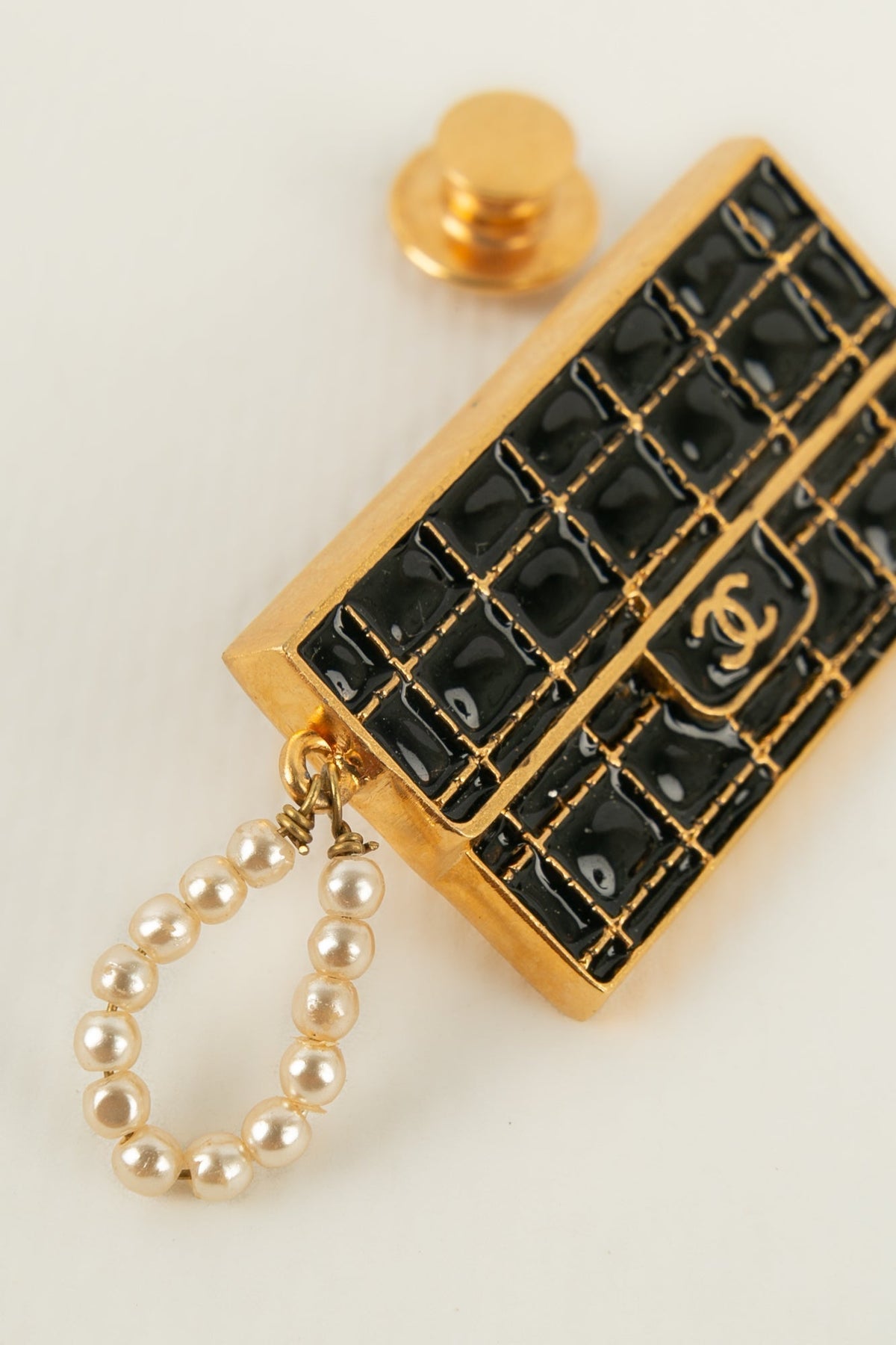 Broche / Pins "sac √† main" Chanel