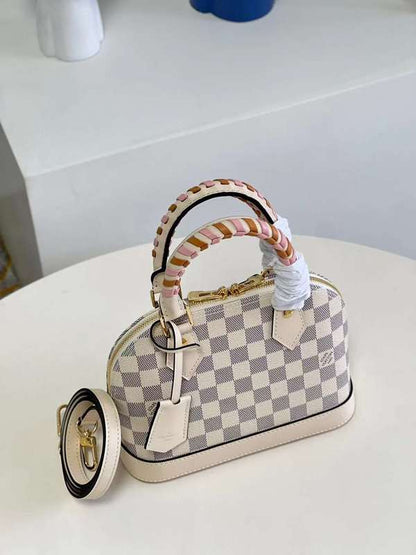 The Franco Shops - Louis Vuittons  - 12068