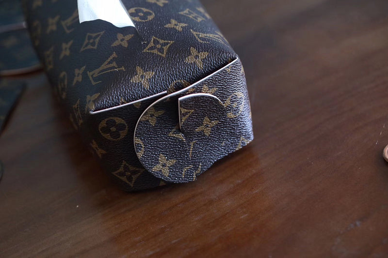 Franco Shops - Louis Vuittons  - 9261
